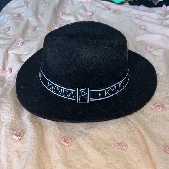 Kendall + Kylie Hat - Picture 2 of 3